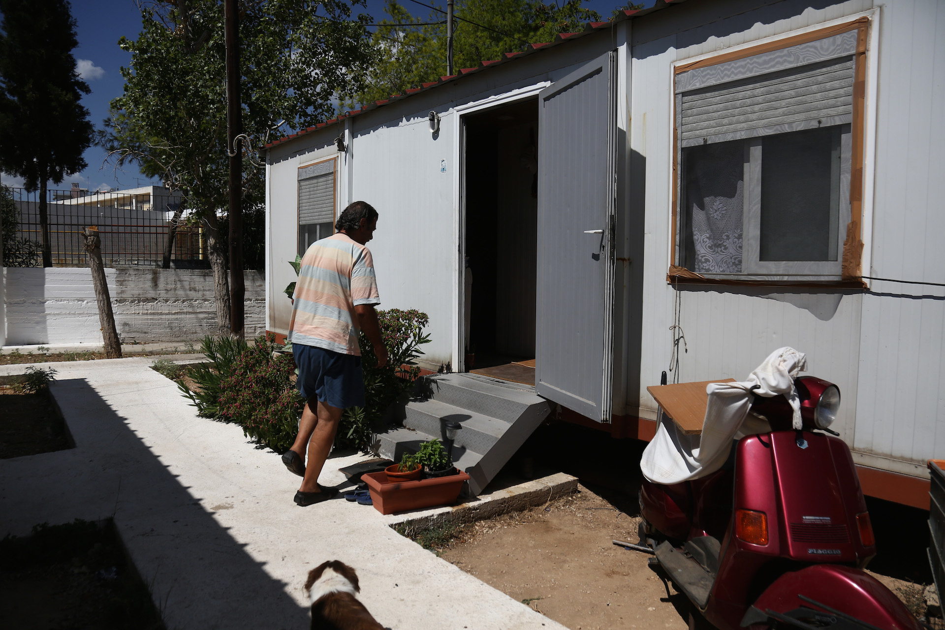 alexandros_katsis_pop_drapetsona_containers_20140903_05