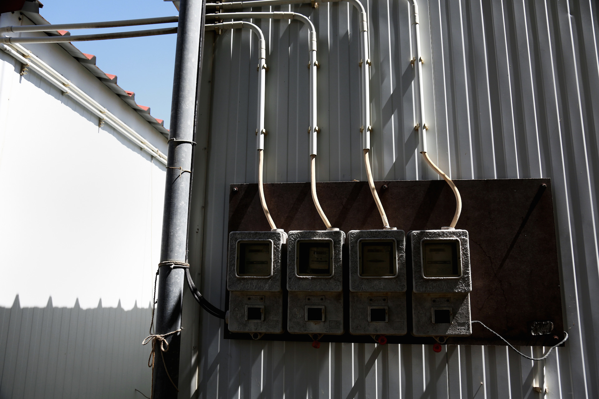 alexandros_katsis_pop_drapetsona_containers_20140903_18