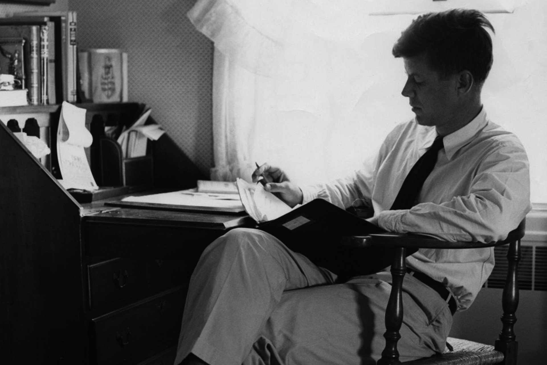 o-JOHN-F-KENNEDY-STYLE-facebook